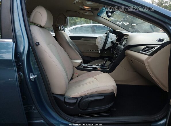 5NPE34AF9HH473465 2017 HYUNDAI SONATA Blue Front interior view