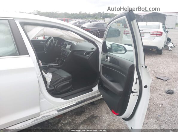 5NPE34AF9HH506576 2017 HYUNDAI SONATA White Vista interior delantera