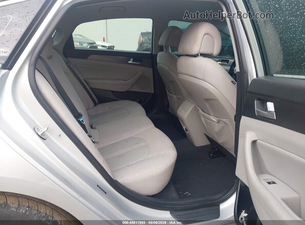 5NPE34AF9HH553106 2017 HYUNDAI SONATA Silver VIN sticker view
