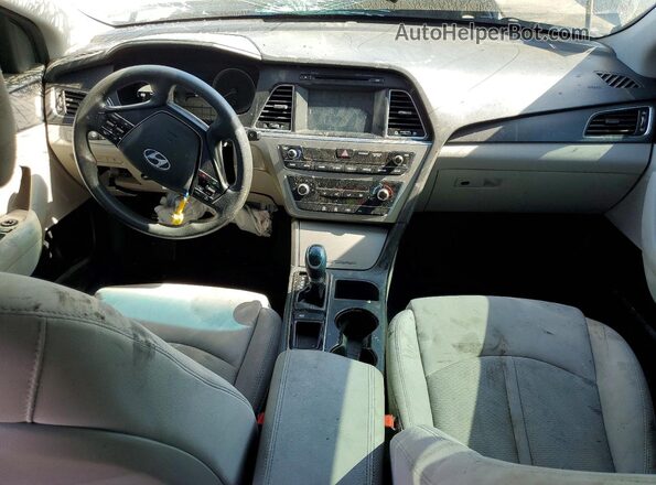 5NPE34AF9HH554224 2017 HYUNDAI SONATA White Widok deski rozdzielczej
