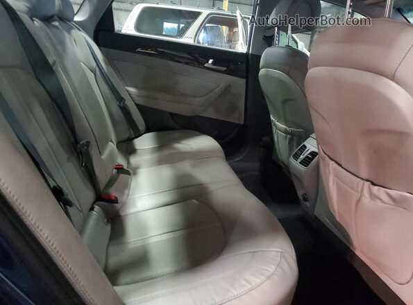 5NPE34AF9HH583917 2017 HYUNDAI SONATA Blue Widok tylnych siedzeń