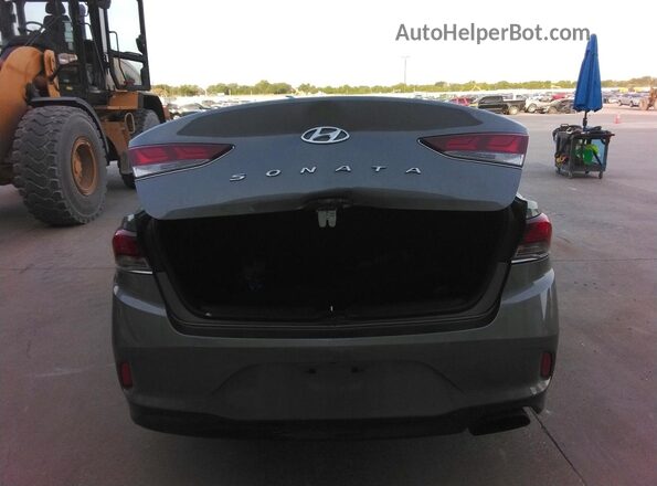 5NPE34AF9JH640235 2018 HYUNDAI SONATA Серебряный Вид сзади