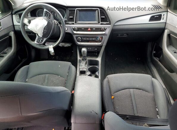 5NPE34AF9JH640235 2018 HYUNDAI SONATA Серебряный Вид панели приборов