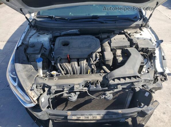 5NPE34AF9JH708405 2018 HYUNDAI SONATA White Vista interior trasera