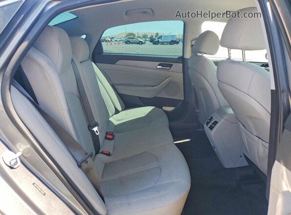 5NPE34AF9KH736769 2019 HYUNDAI SONATA Gray Widok tylnych siedzeń