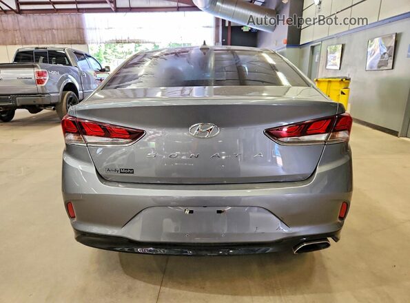 5NPE34AF9KH772042 2019 HYUNDAI SONATA Gray Rear view