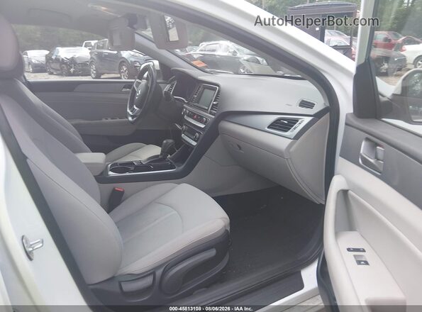 5NPE34AF9KH778715 2019 HYUNDAI SONATA Белый Вид салона спереди