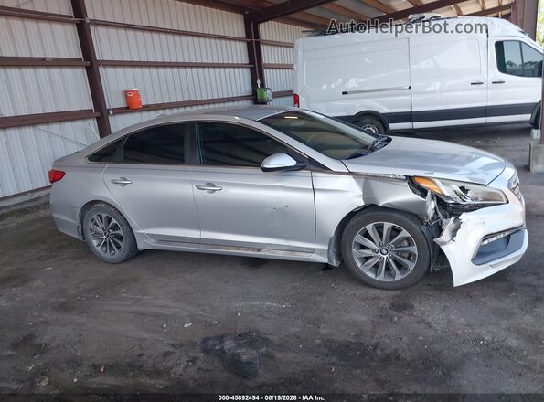 5NPE34AFXGH367427 2016 HYUNDAI SONATA Silver Widok wnętrza z tyłu
