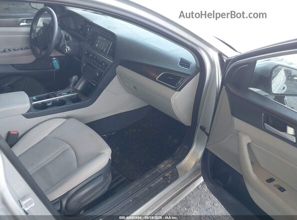 5NPE34AFXGH367427 2016 HYUNDAI SONATA Silver Widok wnętrza z przodu