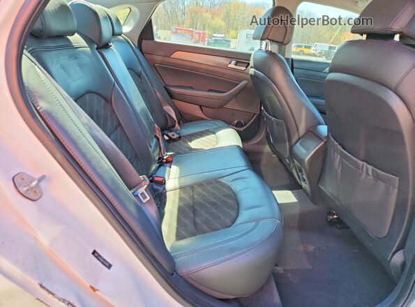 5NPE34AFXHH504416 2017 HYUNDAI SONATA White Widok tylnych siedzeń