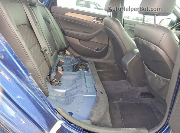 5NPE34AFXJH660056 2018 HYUNDAI SONATA Blue Rear seats view