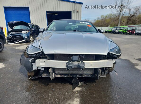 5NPEF4JA3LH026909 2020 HYUNDAI SONATA Silver Widok z przodu