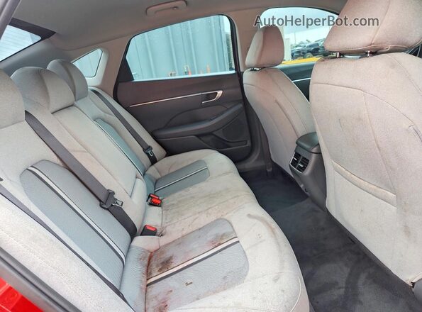 5NPEF4JA9LH056772 2020 HYUNDAI SONATA Red Rear seats view