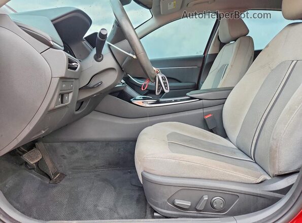 5NPEF4JA9LH056772 2020 HYUNDAI SONATA Red Front interior view