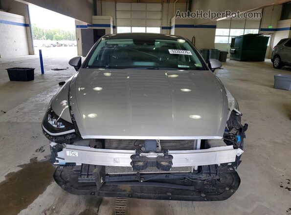 5NPEF4JAXMH082962 2021 HYUNDAI SONATA Серебряный Вид спереди