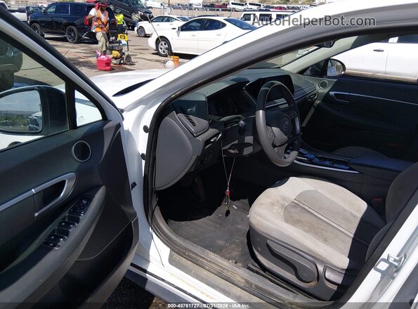 5NPEG4JA3MH080709 2021 HYUNDAI SONATA White Widok wnętrza z przodu