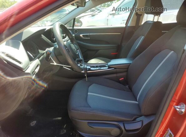 5NPEG4JA5MH104783 2021 HYUNDAI SONATA Red Вид салону спереду