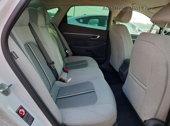 5NPEG4JA8LH030516 2020 HYUNDAI SONATA White Rear seats view