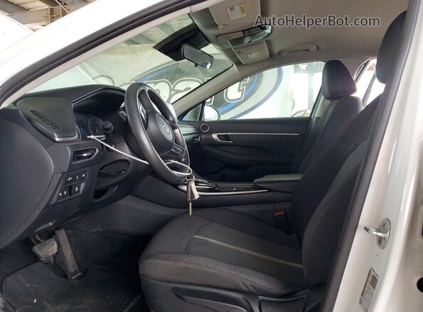 5NPEG4JA9MH062974 2021 HYUNDAI SONATA White წინა სალონის ხედი