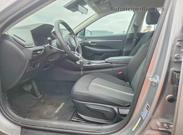 5NPEG4JAXLH054817 2020 HYUNDAI SONATA Silver Front interior view