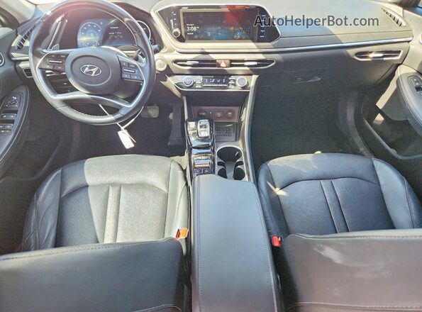 5NPEH4J21MH089768 2021 HYUNDAI SONATA Silver Widok deski rozdzielczej