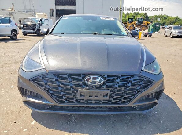 5NPEH4J26MH069838 2021 HYUNDAI SONATA Charcoal Widok z przodu