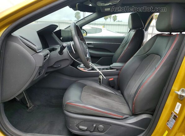 5NPEJ4J21LH024504 2020 HYUNDAI ELANTRA Золотой Вид салона спереди