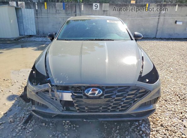 5NPEJ4J23LH009048 2020 HYUNDAI SONATA Gray წინა ხედი