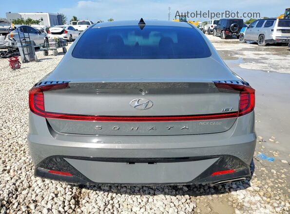 5NPEJ4J23LH009048 2020 HYUNDAI SONATA Gray უკანა ხედი