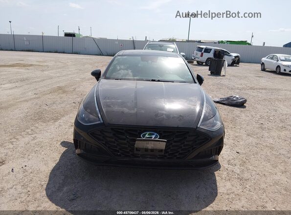 5NPEJ4J28MH124889 2021 HYUNDAI SONATA Черный Вид панели приборов