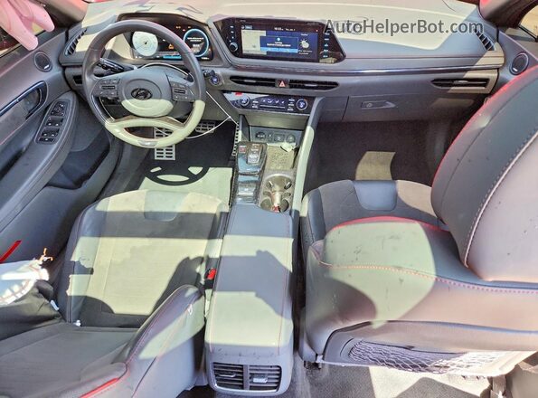 5NPEK4JC5MH105979 2021 HYUNDAI SONATA Красный Вид панели приборов