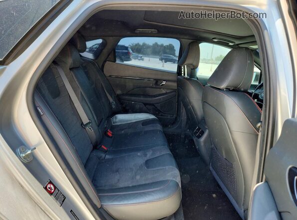 5NPEK4JCXMH096955 2021 HYUNDAI SONATA Silver Rear seats view