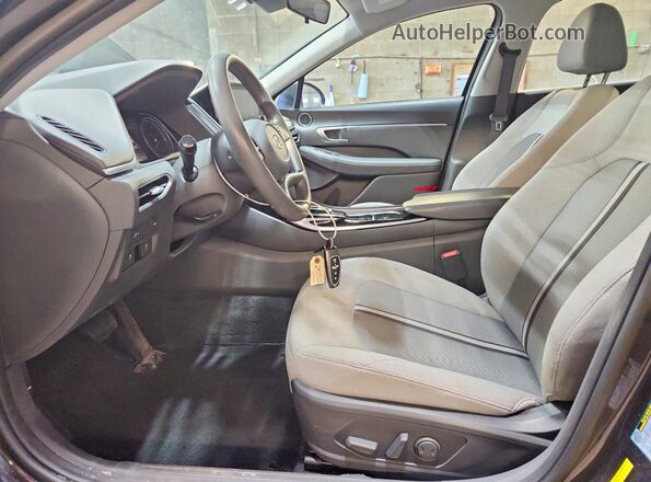 5NPEL4JAXMH091928 2021 HYUNDAI SONATA Charcoal Widok wnętrza z przodu