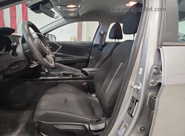 5NPLL4AG1MH034934 2021 HYUNDAI ELANTRA Silver Front interior view