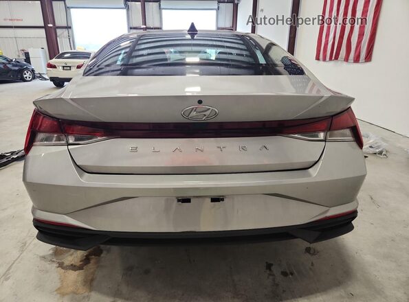 5NPLL4AG1MH034934 2021 HYUNDAI ELANTRA Silver Rear view