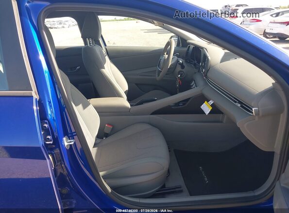 5NPLL4AG1MH042578 2021 HYUNDAI ELANTRA Blue Вид салону спереду