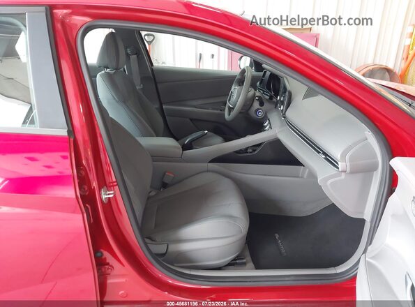 5NPLL4AG1MH045951 2021 HYUNDAI ELANTRA Red Front interior view