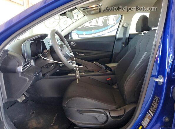 5NPLL4AG1NH060256 2022 HYUNDAI ELANTRA Blue Սալոնի դիմացի տեսք