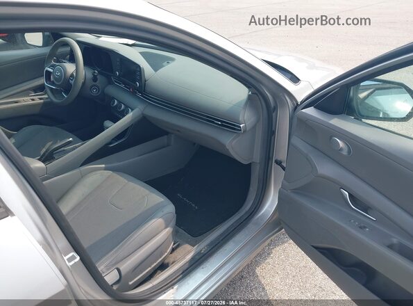 5NPLL4AG2MH046994 2021 HYUNDAI ELANTRA Gray Front interior view