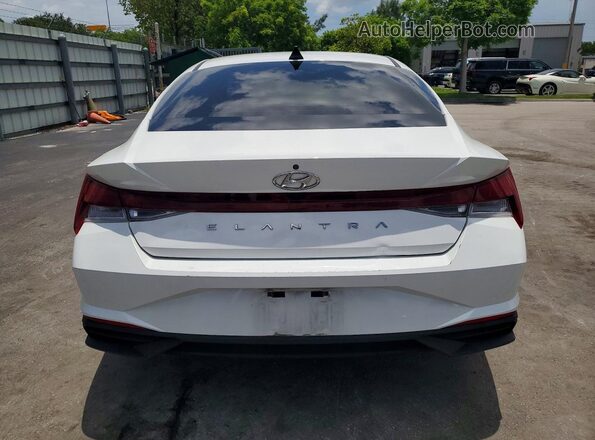 5NPLL4AG3MH043375 2021 HYUNDAI ELANTRA White Widok z tyłu