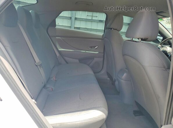 5NPLL4AG3MH043375 2021 HYUNDAI ELANTRA White Widok tylnych siedzeń