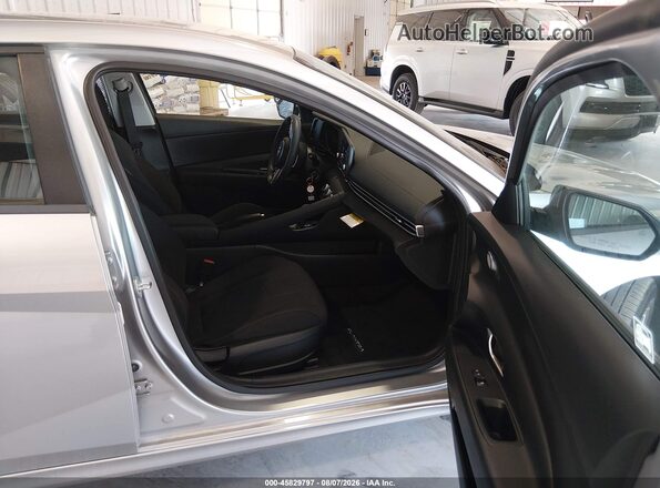 5NPLL4AG4MH038105 2021 HYUNDAI ELANTRA Silver Widok wnętrza z przodu