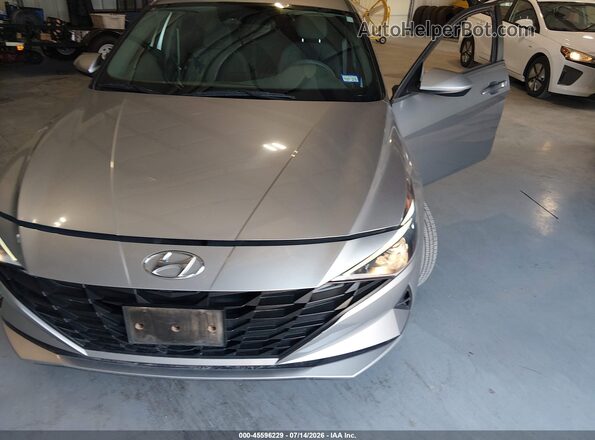 5NPLL4AG5MH042079 2021 HYUNDAI ELANTRA Silver Դիմացի տեսք
