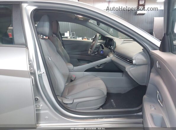 5NPLL4AG5MH049369 2021 HYUNDAI ELANTRA Silver Սալոնի դիմացի տեսք