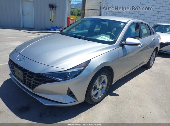 5NPLL4AG6MH046724 2021 HYUNDAI ELANTRA Silver Vista tres cuartos delantera izquierda