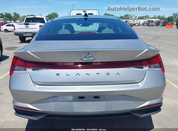 5NPLL4AG6MH046724 2021 HYUNDAI ELANTRA Silver 