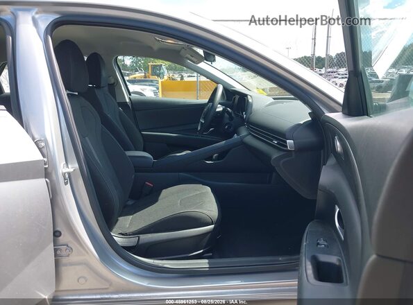 5NPLL4AG8MH034851 2021 HYUNDAI ELANTRA Silver Вид салону спереду