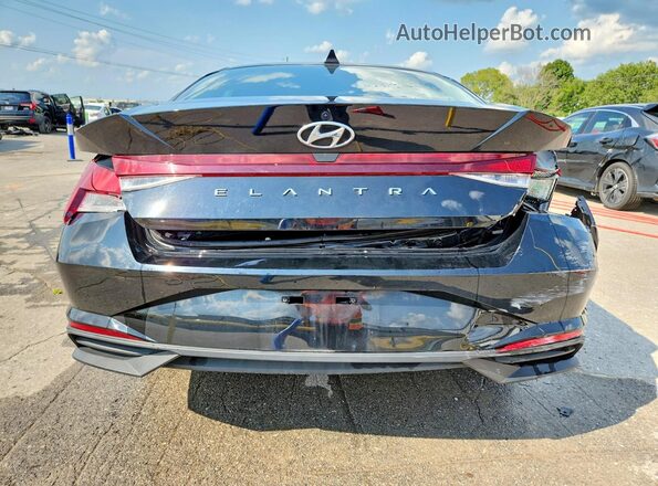 5NPLL4AG8MH052721 2021 HYUNDAI ELANTRA Black Հետևի տեսք