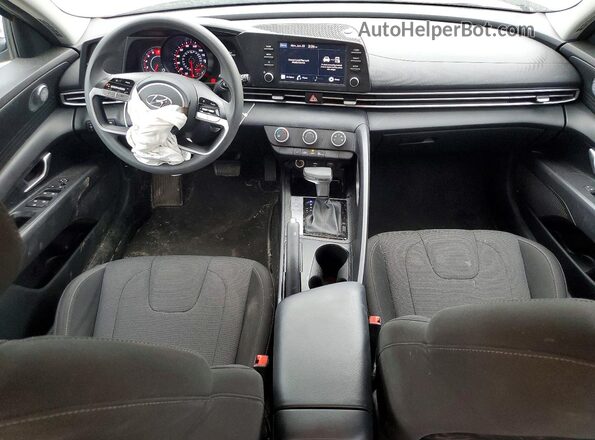 5NPLL4AG8NH077071 2022 HYUNDAI ELANTRA Silver Widok deski rozdzielczej