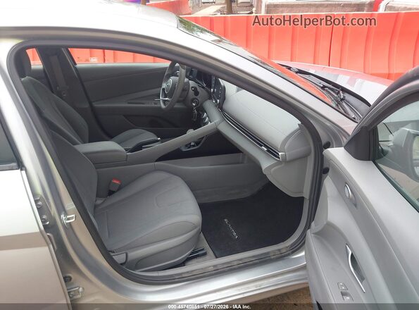 5NPLL4AG9MH042084 2021 HYUNDAI ELANTRA Silver Widok wnętrza z przodu